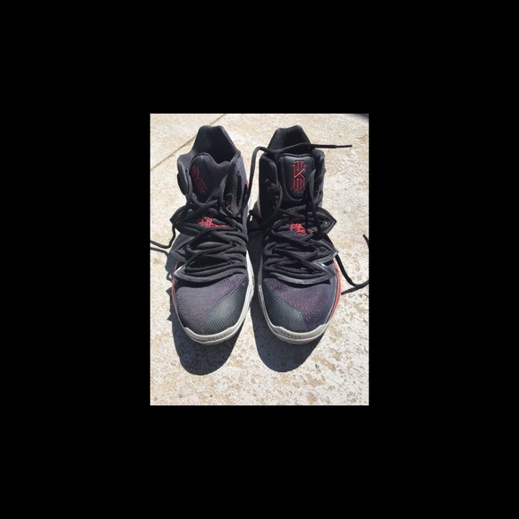 Kyrie five - Picture 1 of 3